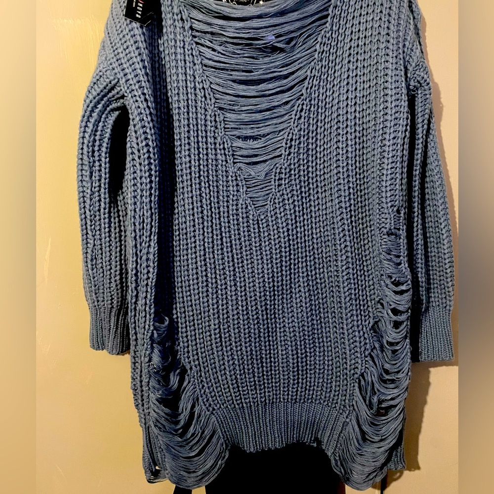 Fashion Nova Distressed Women’s Periwinkle Blue Sweater Size Lg, New w/ Tags!